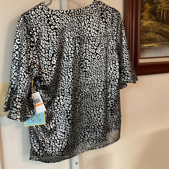 CECE BELL SLEEVE LINED METALIC BLOUSE. NWT. - Picture 2 of 10